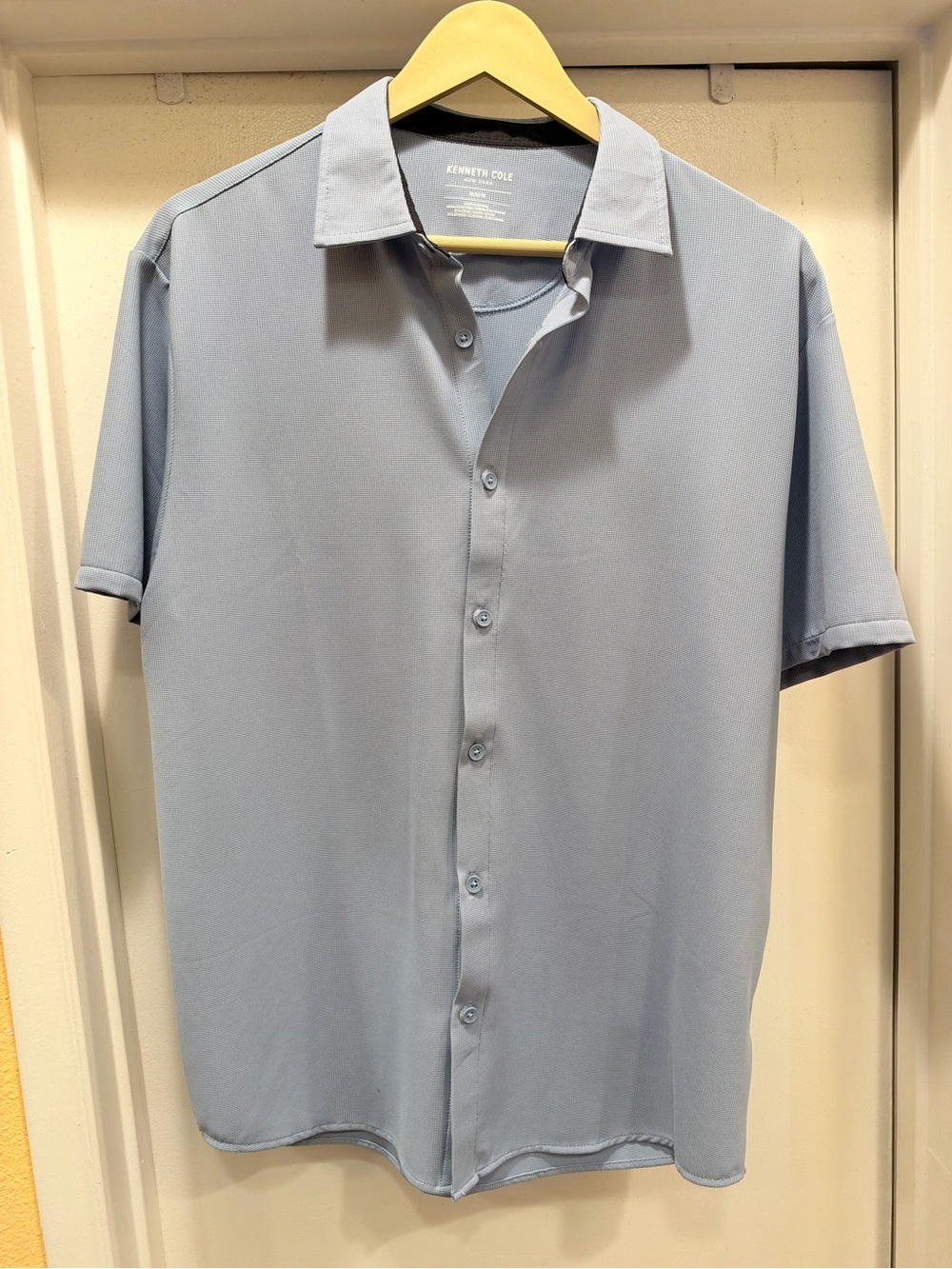 Kenneth Cole Soft Light Blue Short-Sleeve Button-Down Shirt